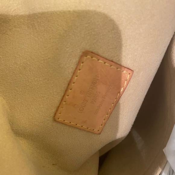 louis vuitton - Picture 8 of 8